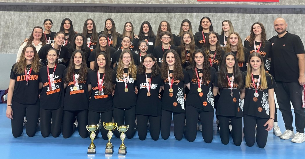 Yıldız Kızlarımız İstanbul Şampiyonu oldu